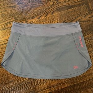 Women’s The Black Dog Tennis Skirt, size M grey color